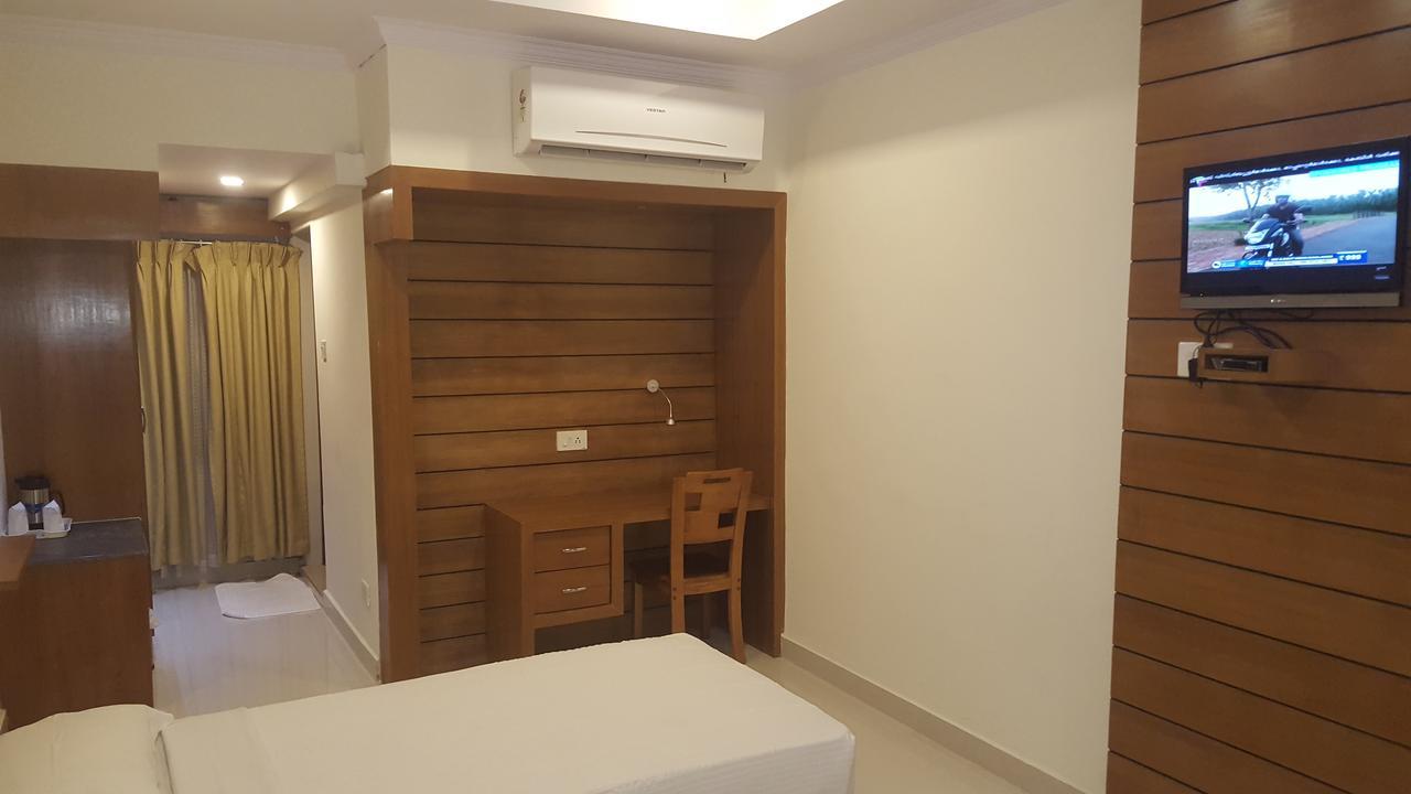 Sree Gokulam Residency Hotel Thrissur Exterior photo