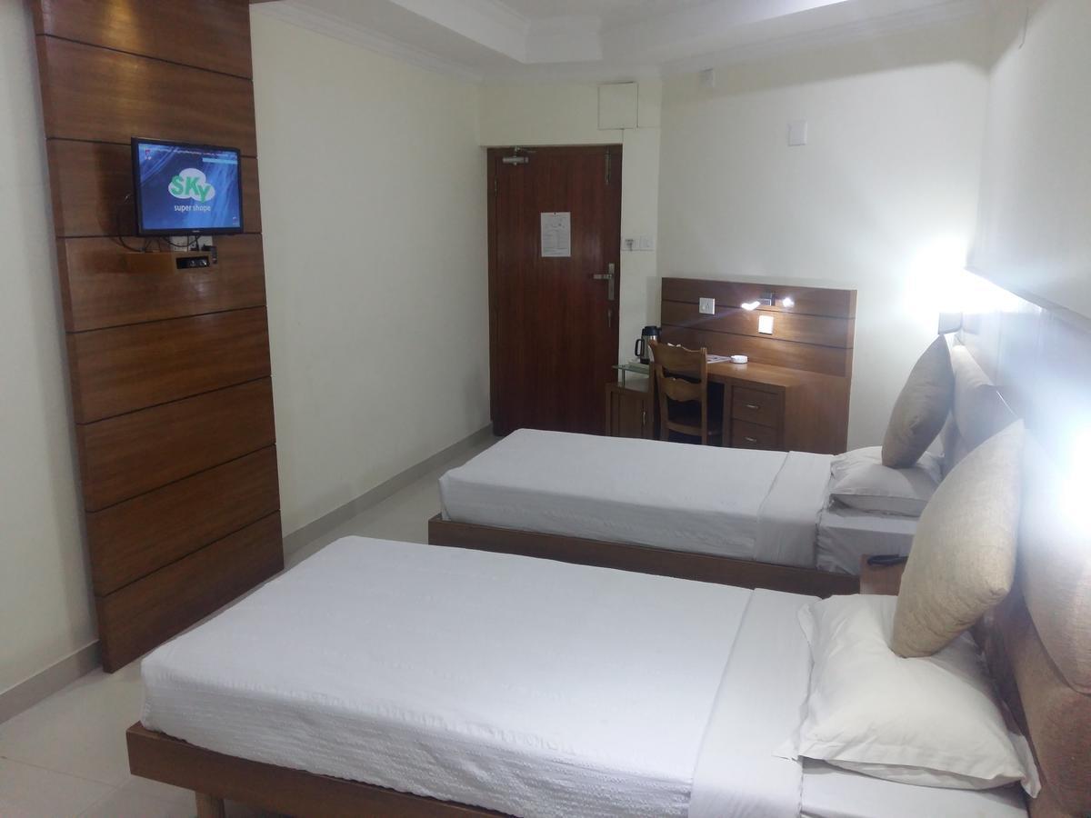 Sree Gokulam Residency Hotel Thrissur Exterior photo