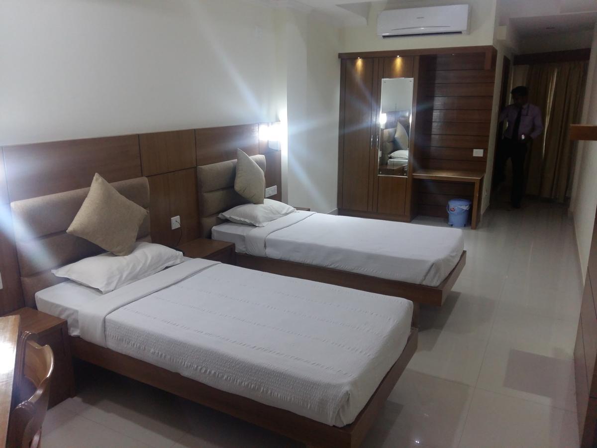 Sree Gokulam Residency Hotel Thrissur Exterior photo