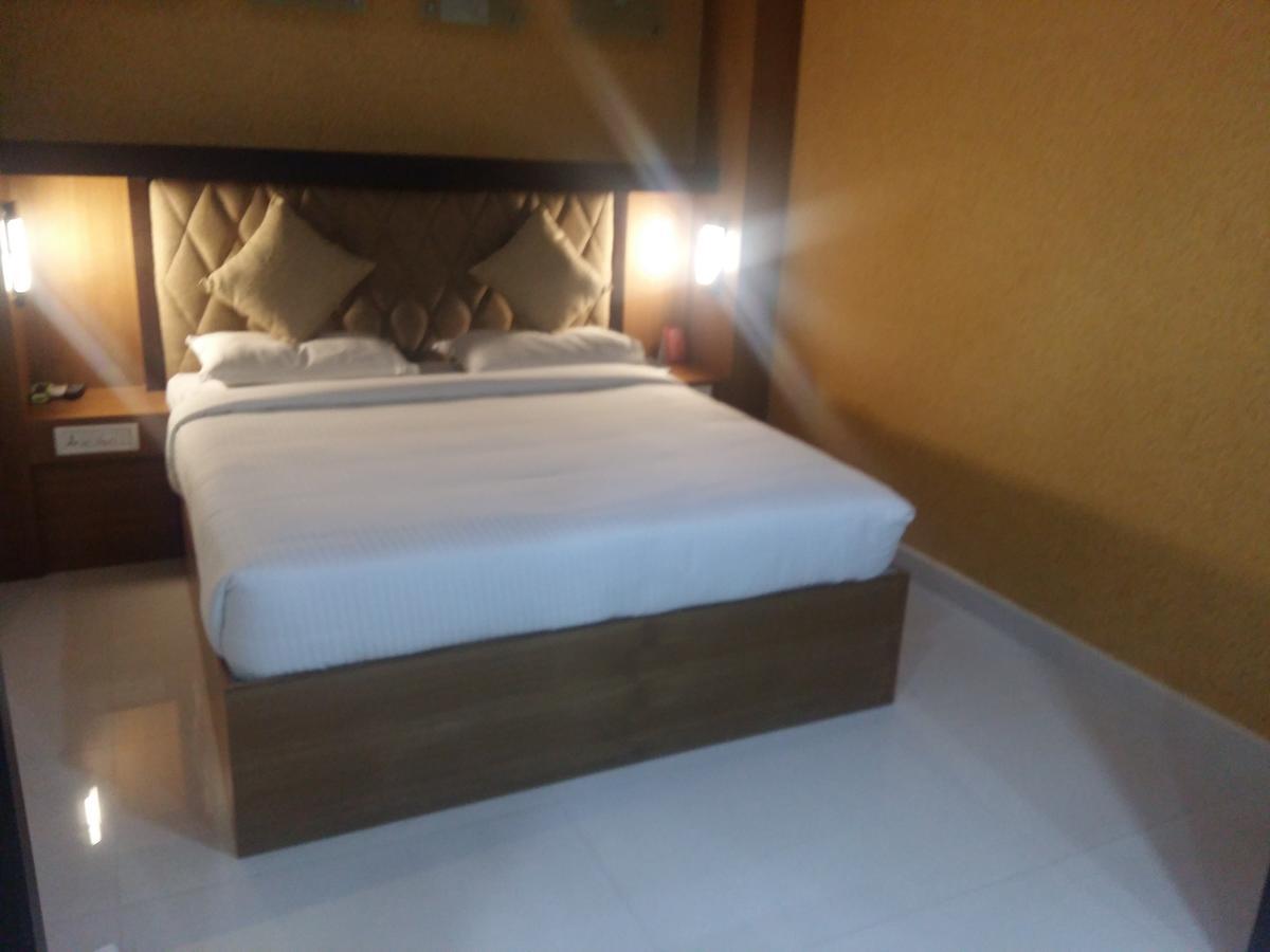 Sree Gokulam Residency Hotel Thrissur Exterior photo