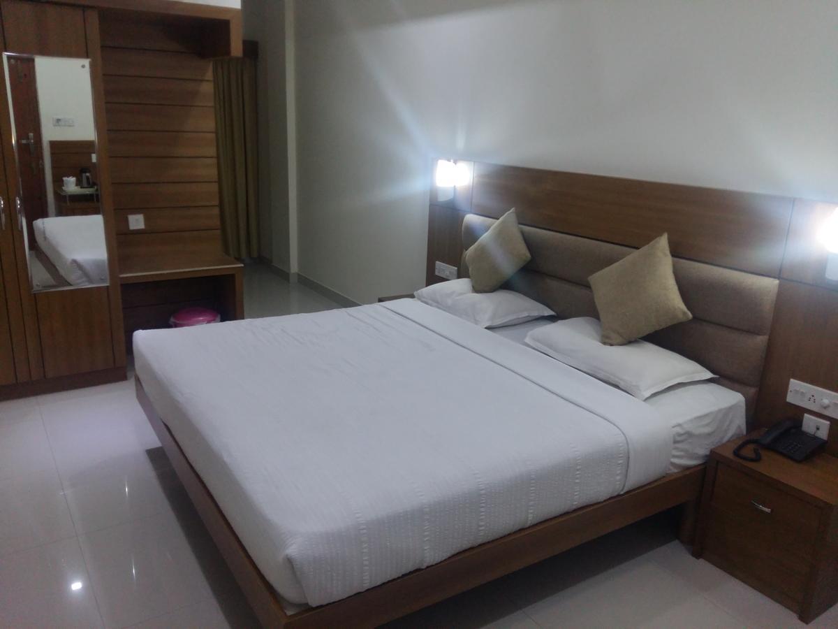 Sree Gokulam Residency Hotel Thrissur Exterior photo
