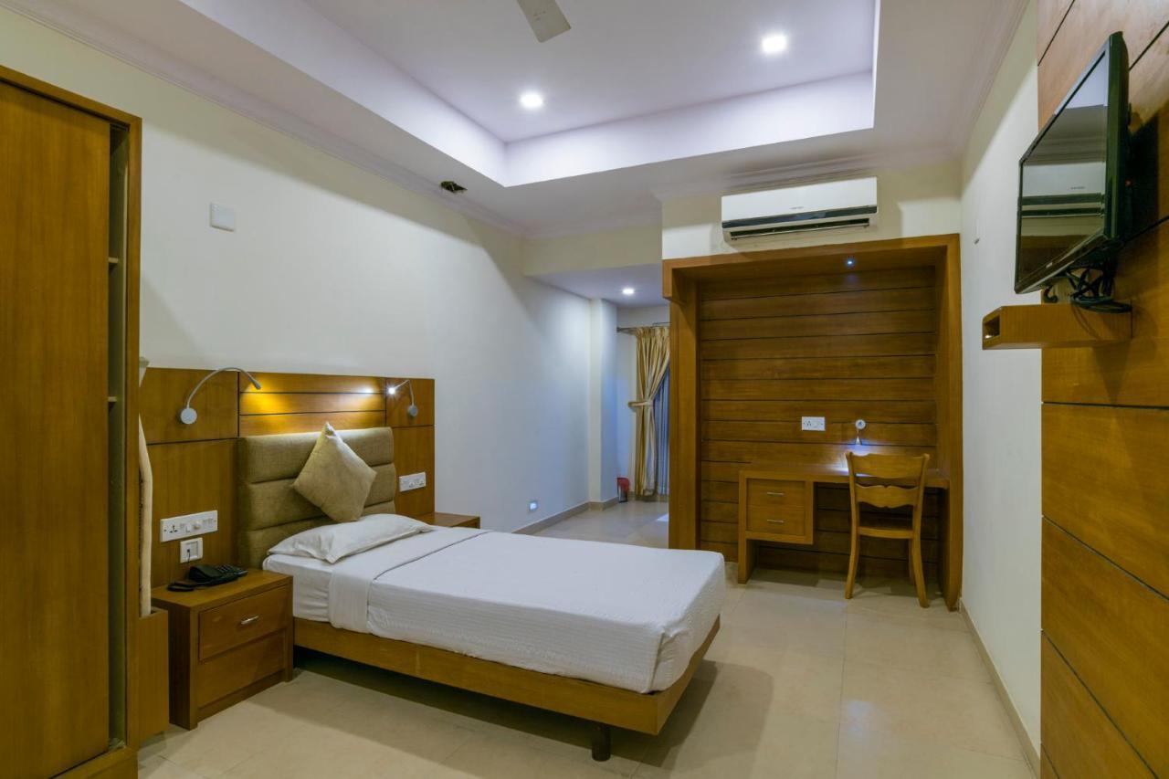 Sree Gokulam Residency Hotel Thrissur Exterior photo