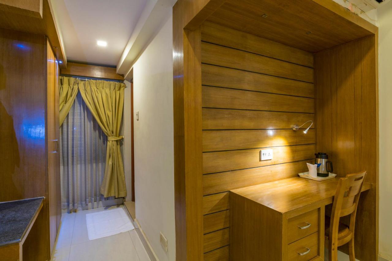 Sree Gokulam Residency Hotel Thrissur Exterior photo